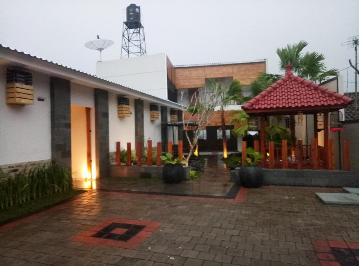 Fredelia Homestay Bromo Exterior foto